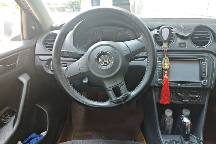 Used Volkswagen Jetta 2013 1.6L Automatic Fashion Model Steering Wheel