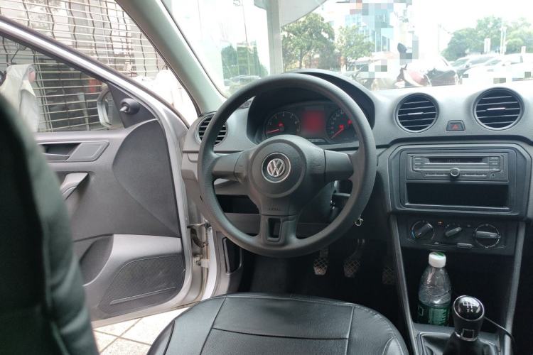 Used Volkswagen Jetta 2013 1.6L Manual Fashion Edition Steering Wheel