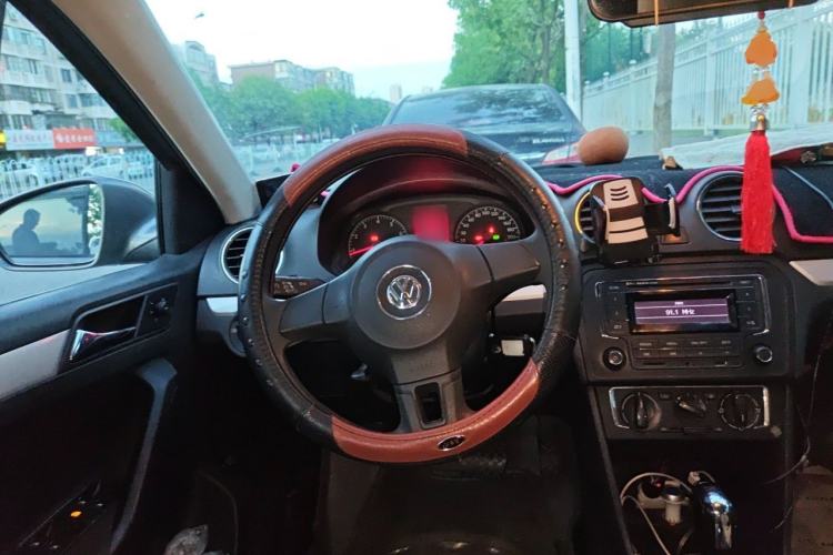 Used Volkswagen Jetta 2013 1.6L Automatic Comfort Model Steering Wheel