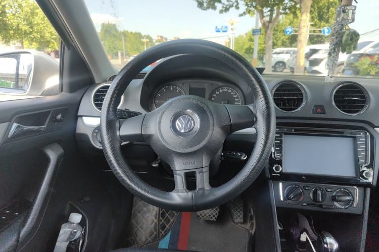 Used Volkswagen Jetta 2013 1.6L Automatic Comfort Model Steering Wheel
