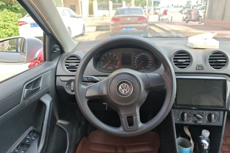 Used Volkswagen Jetta 2013 1.6L Automatic Fashion Model Steering Wheel