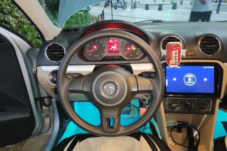 Used Volkswagen Jetta 2013 1.6L Automatic Comfort Model Steering Wheel