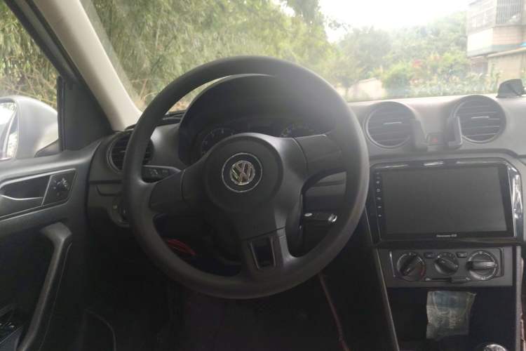 Used Volkswagen Jetta 2013 1.6L Manual Fashion Edition Steering Wheel