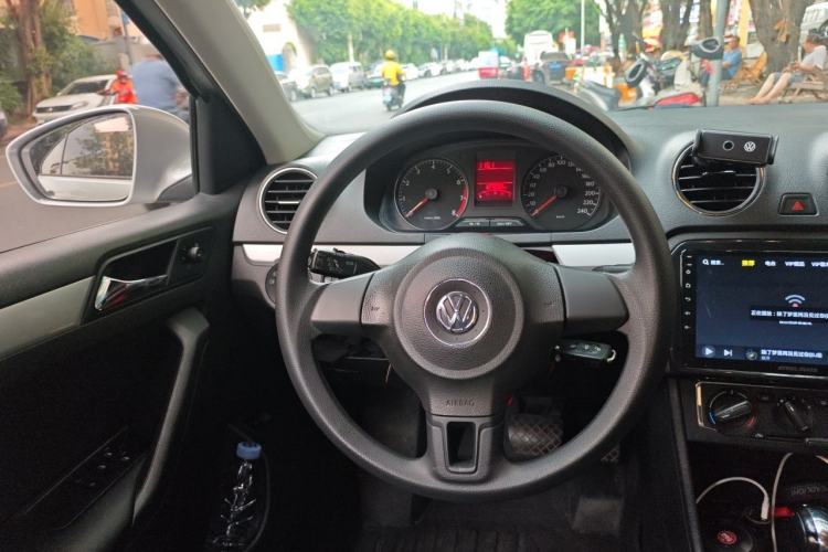 Used Volkswagen Jetta 2013 1.6L Automatic Comfort Model Steering Wheel