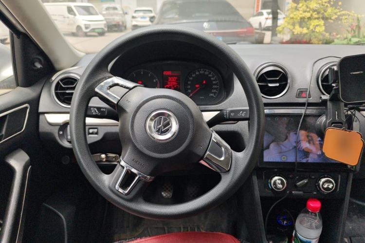 Used Volkswagen Jetta 2013 1.6L Manual Fashion Edition Steering Wheel