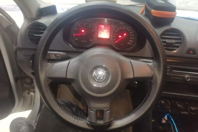 Used Volkswagen Jetta 2013 1.4L Manual Fashion Model Steering Wheel
