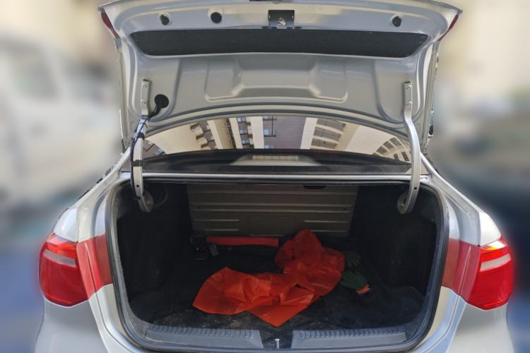 Used Volkswagen Jetta 2013 1.6L Manual Fashion Edition Trunk