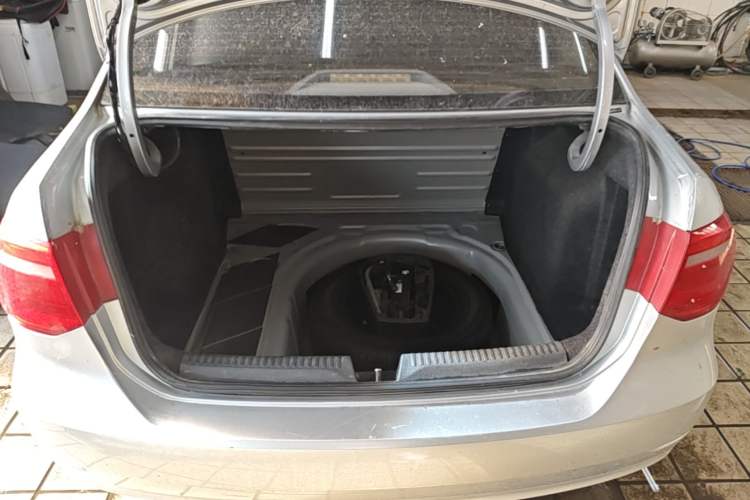 Used Volkswagen Jetta 2013 1.4L Manual Fashion Model Trunk