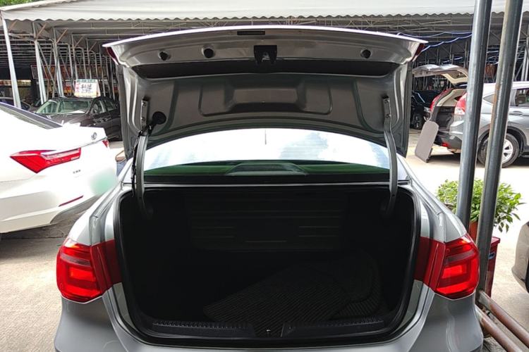 Used Volkswagen Jetta 2013 1.6L Automatic Comfort Model Trunk