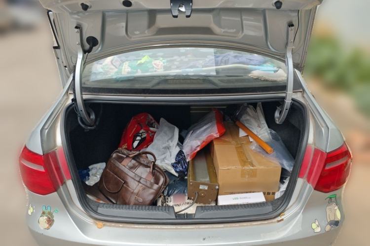 Used Volkswagen Jetta 2013 1.6L Manual Fashion Edition Trunk