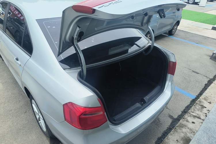 Used Volkswagen Jetta 2013 1.6L Automatic Comfort Model Trunk