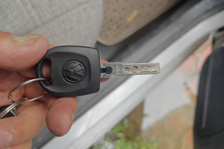 Used Volkswagen Jetta 2013 1.6L Manual Fashion Edition Vehicle Key