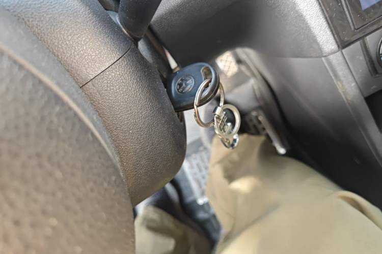 Used Volkswagen Jetta 2013 1.6L Automatic Fashion Model Vehicle Key