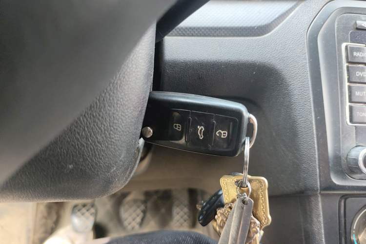 Used Volkswagen Jetta 2013 1.4L Manual Fashion Model Vehicle Key