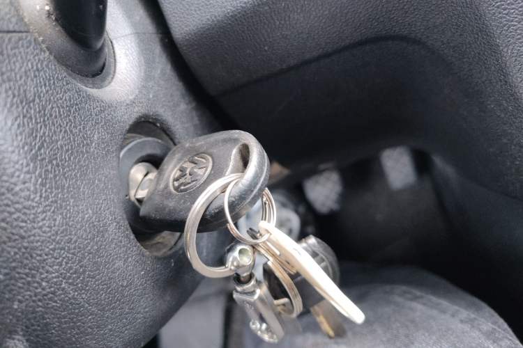 Used Volkswagen Jetta 2013 1.4L Manual Fashion Model Vehicle Key
