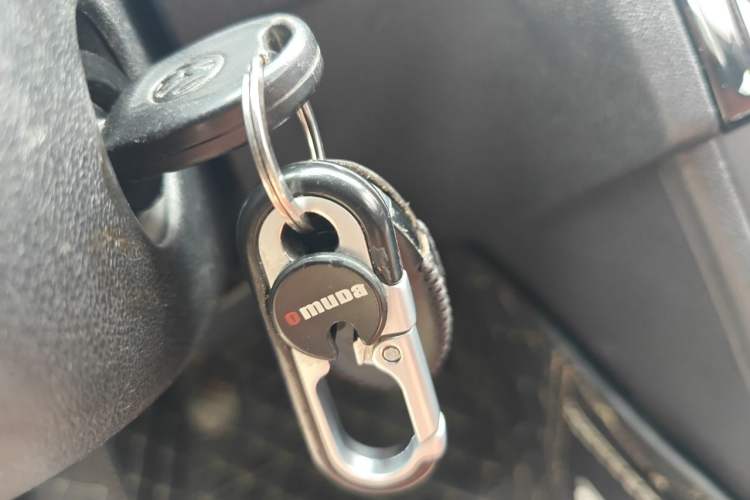 Used Volkswagen Jetta 2013 1.6L Manual Fashion Edition Vehicle Key