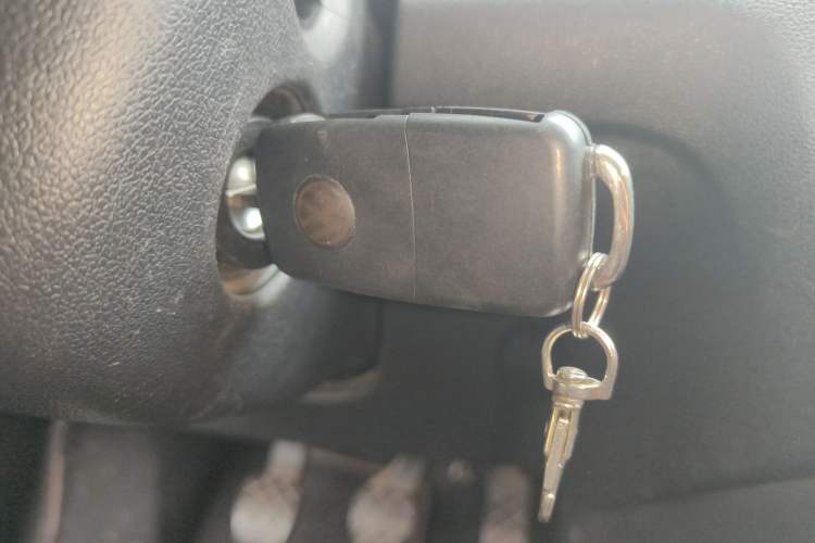 Used Volkswagen Jetta 2013 1.6L Manual Fashion Edition Vehicle Key