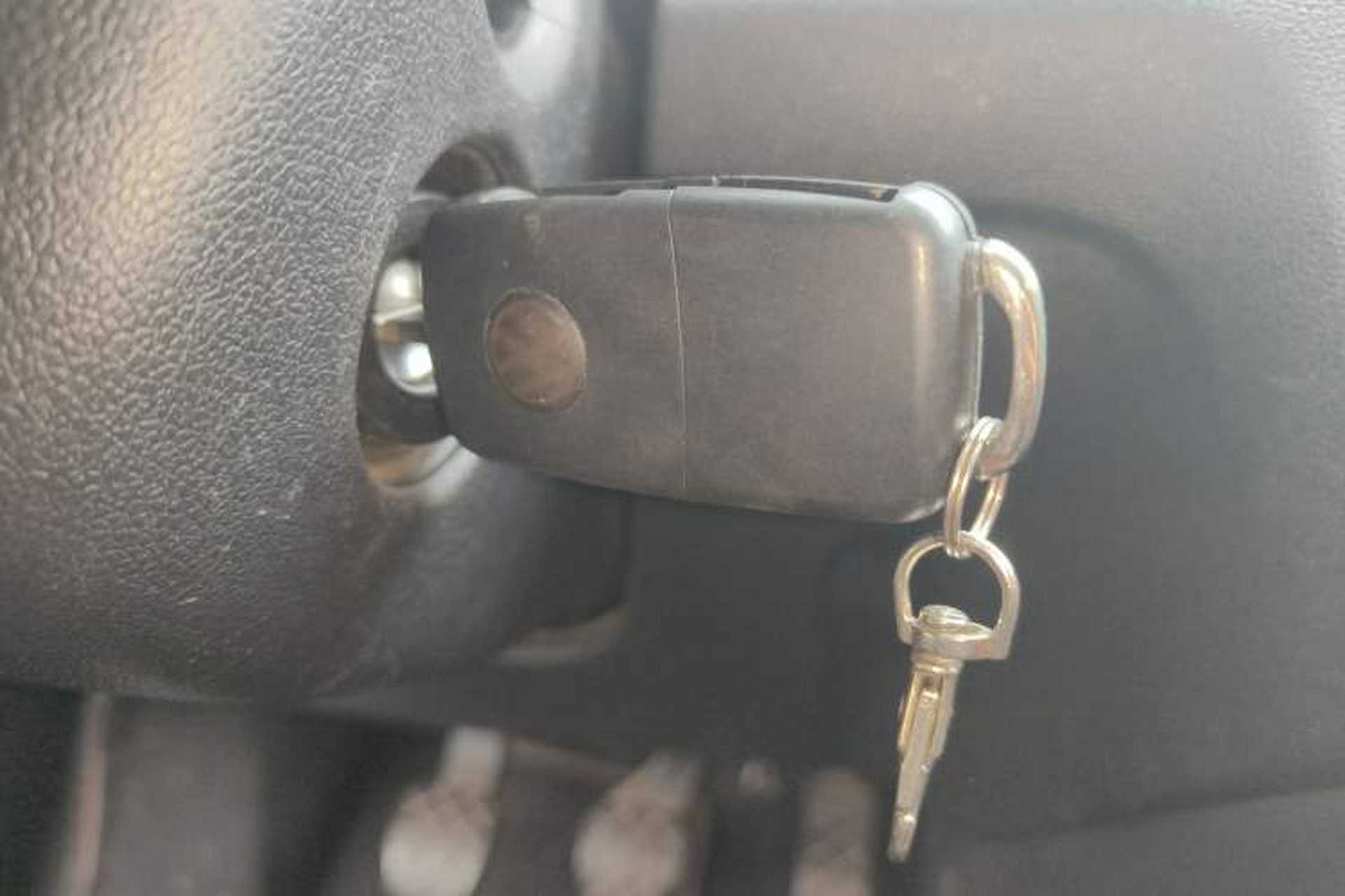 Used Volkswagen Jetta 2013 1.6L Manual Fashion Edition Vehicle Key