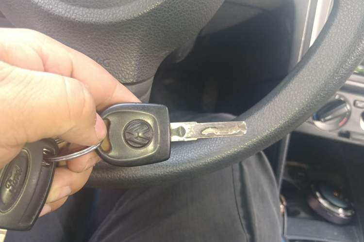 Used Volkswagen Jetta 2013 1.6L Manual Fashion Edition Vehicle Key