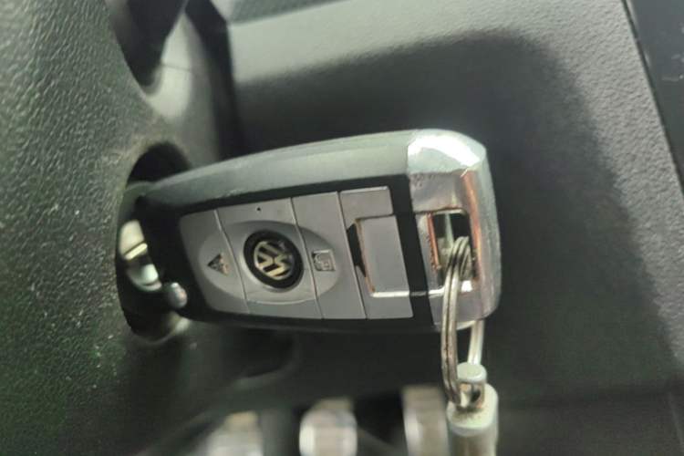 Used Volkswagen Jetta 2013 1.6L Manual Fashion Edition Vehicle Key