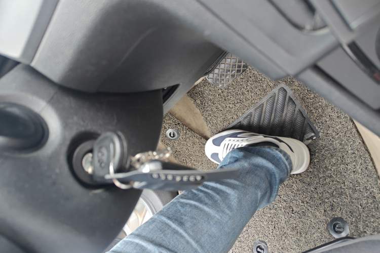 Used Volkswagen Jetta 2013 1.6L Automatic Fashion Model Vehicle Key