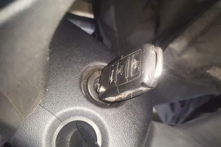 Used Volkswagen Jetta 2013 1.4L Manual Fashion Model Vehicle Key