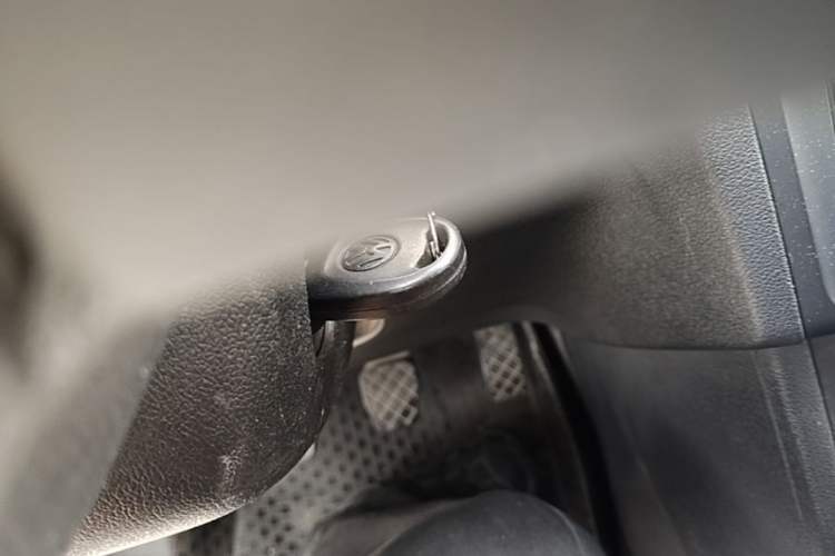 Used Volkswagen Jetta 2013 1.6L Manual Fashion Edition Vehicle Key