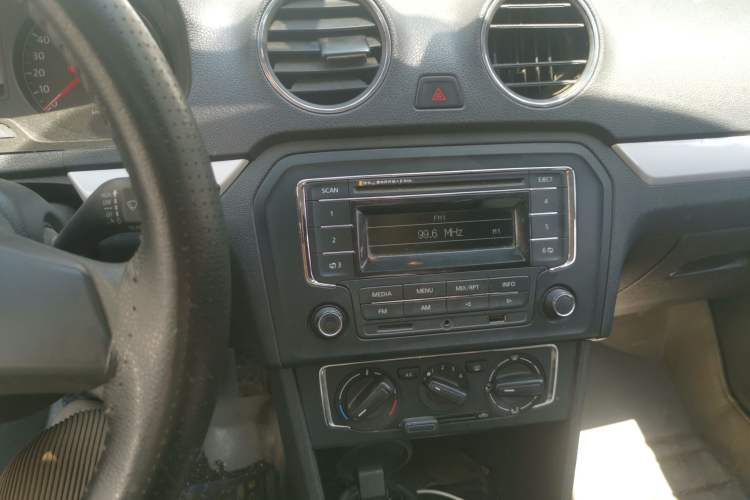 Used Volkswagen Jetta 2013 1.6L Manual Comfort Model Audio And AC Panel