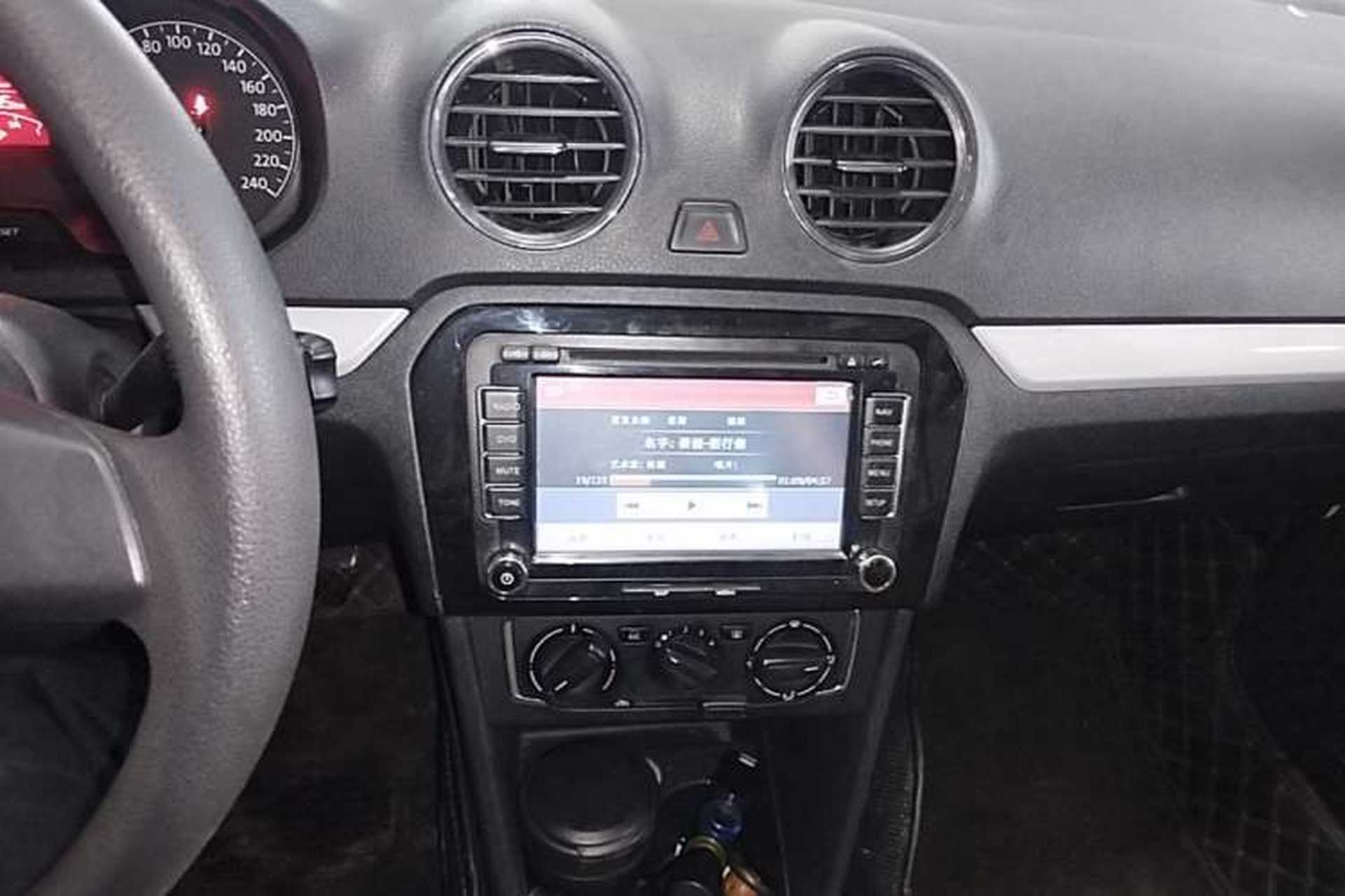 Used Volkswagen Jetta 2013 1.6L Manual Comfort Model Audio And AC Panel