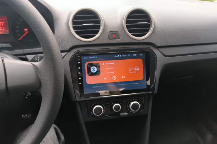 Used Volkswagen Jetta 2013 1.6L Manual Fashion Edition Audio And AC Panel
