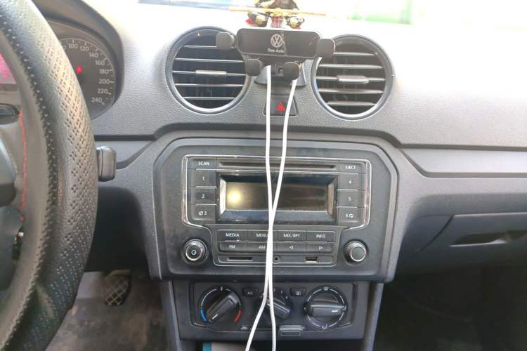 Used Volkswagen Jetta 2013 1.6L Manual Fashion Edition Audio And AC Panel