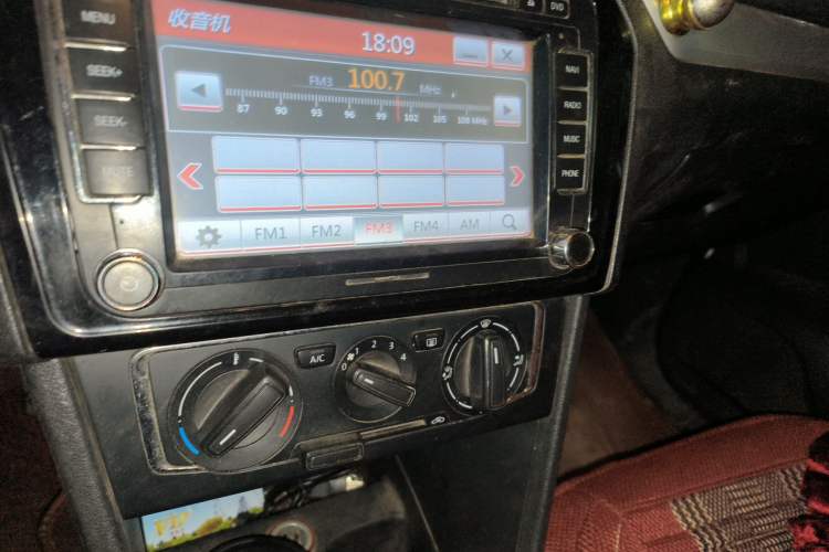 Used Volkswagen Jetta 2013 1.6L Manual Comfort Model Audio And AC Panel
