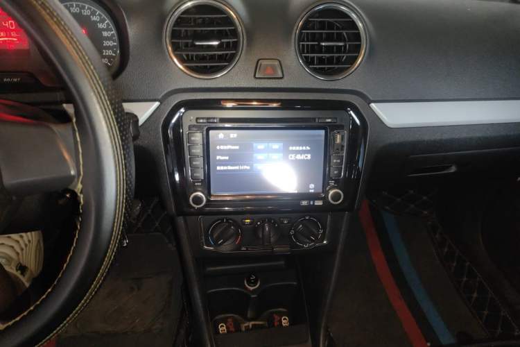 Used Volkswagen Jetta 2013 1.4L Manual Comfort Model Audio And AC Panel
