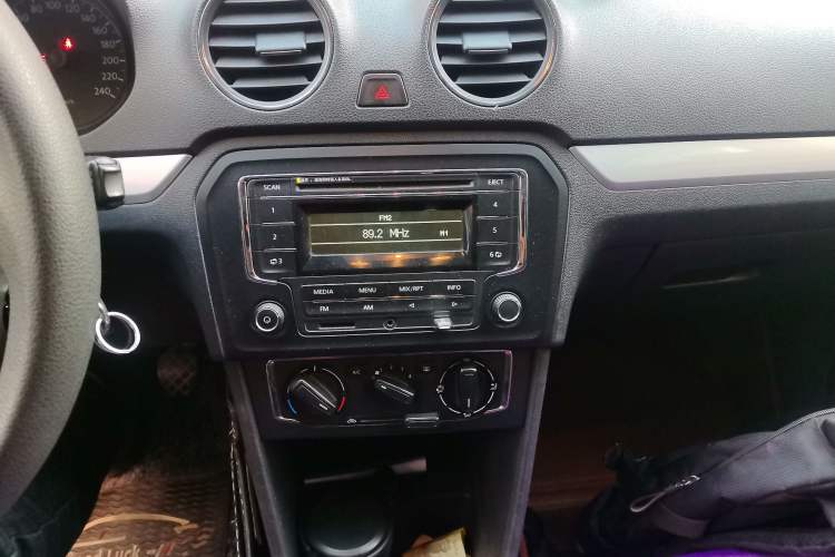 Used Volkswagen Jetta 2013 1.4L Manual Comfort Model Audio And AC Panel