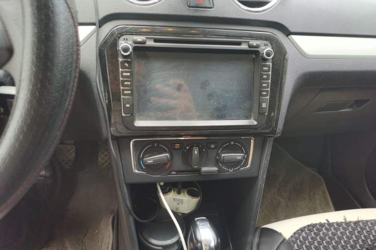 Used Volkswagen Jetta 2013 1.6L Automatic Comfort Model Audio And AC Panel