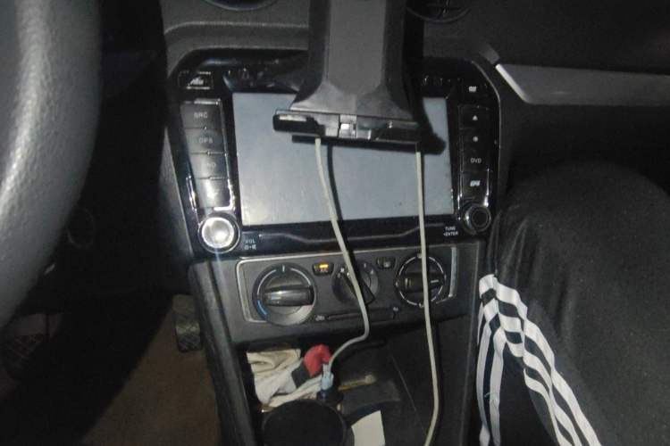 Used Volkswagen Jetta 2013 1.6L Manual Comfort Model Audio And AC Panel