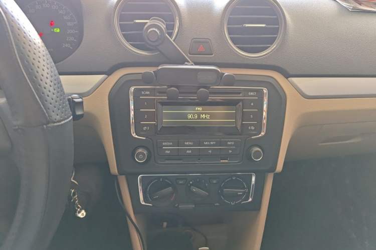 Used Volkswagen Jetta 2013 1.6L Automatic Comfort Model Audio And AC Panel