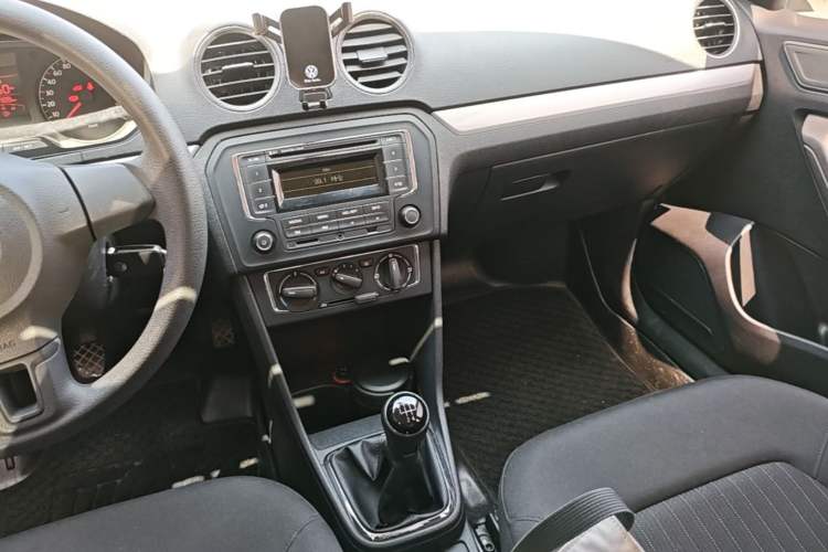 Used Volkswagen Jetta 2013 1.6L Manual Comfort Model Audio And AC Panel