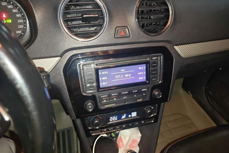 Used Volkswagen Jetta 2013 1.6L Automatic Luxury Model Audio And AC Panel