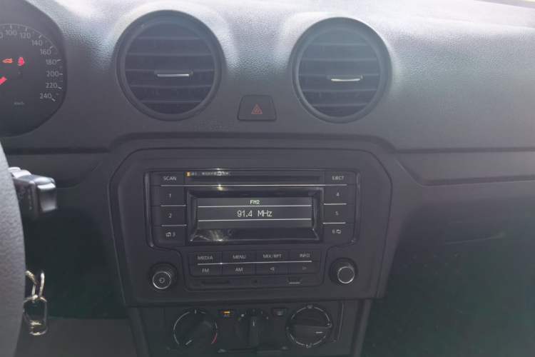 Used Volkswagen Jetta  Audio And AC Panel