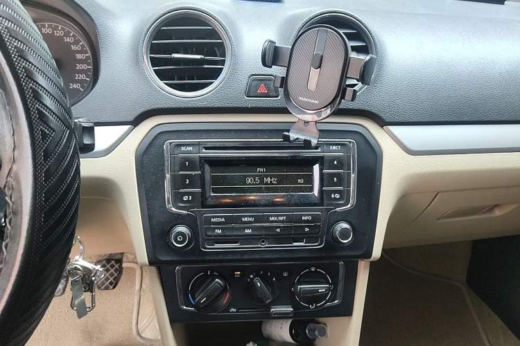 Used Volkswagen Jetta 2013 1.6L Manual Comfort Model Audio And AC Panel