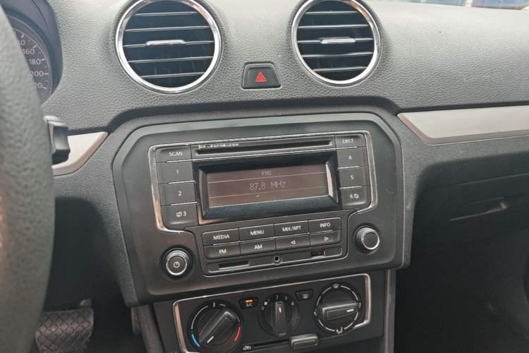 Used Volkswagen Jetta 2013 1.6L Automatic Comfort Model Audio And AC Panel