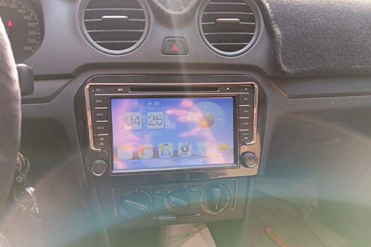 Used Volkswagen Jetta 2013 1.6L Manual Fashion Edition Audio And AC Panel
