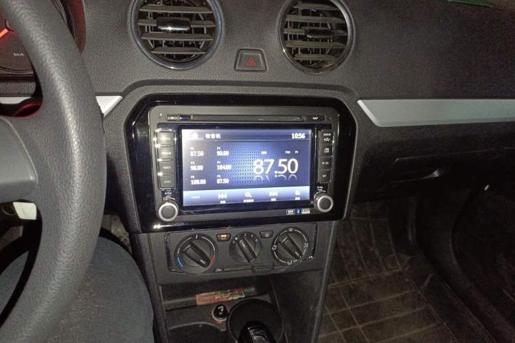 Used Volkswagen Jetta 2013 1.6L Automatic Comfort Model Audio And AC Panel