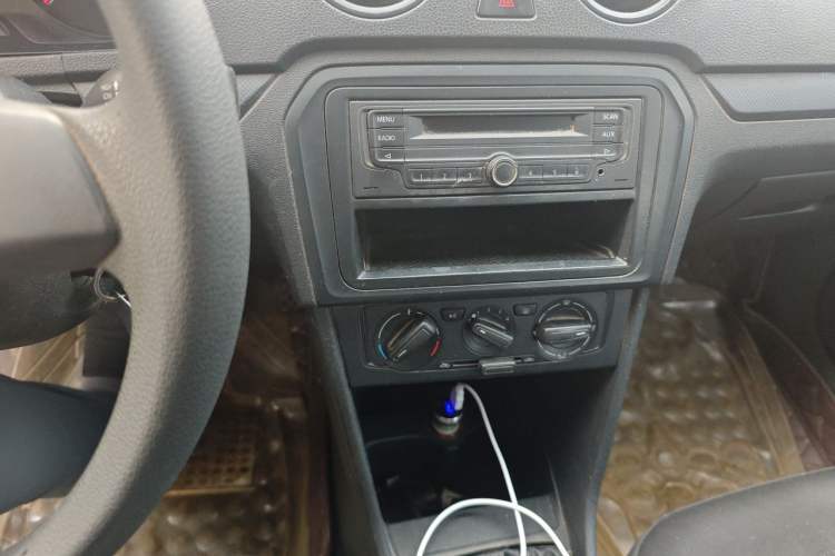 Used Volkswagen Jetta 2013 1.4L Manual Fashion Model Audio And AC Panel
