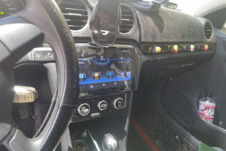 Used Volkswagen Jetta 2013 1.6L Automatic Comfort Model Audio And AC Panel