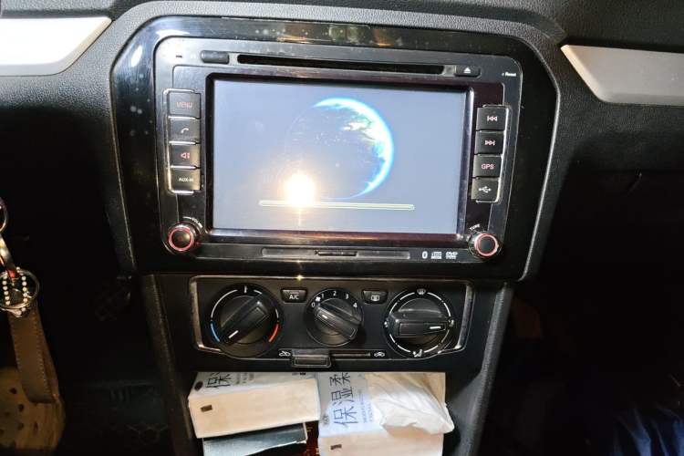 Used Volkswagen Jetta 2013 1.4L Manual Comfort Model Audio And AC Panel