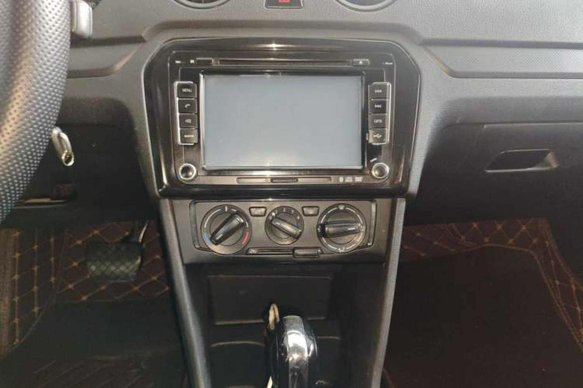 Used Volkswagen Jetta 2013 1.6L Automatic Fashion Model Audio And AC Panel