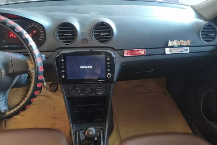 Used Volkswagen Jetta 2013 1.6L Manual Fashion Edition Audio And AC Panel