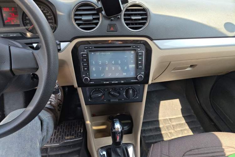 Used Volkswagen Jetta 2013 1.6L Automatic Comfort Model Audio And AC Panel